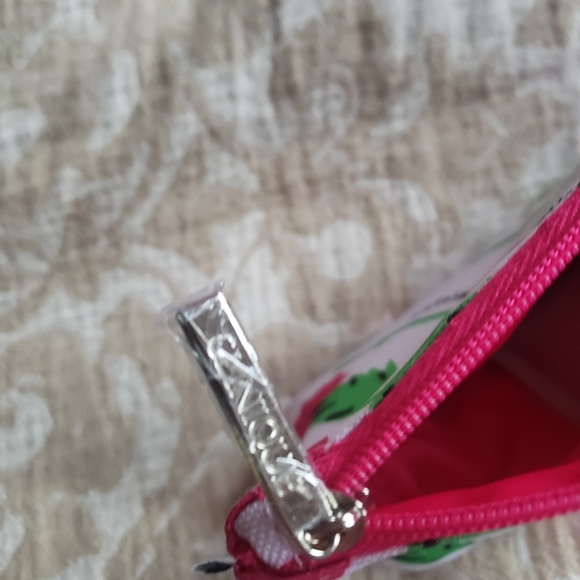 Lipstick, face mask, toiletry bag bundle💄💆‍♀️ - Picture 11 of 11